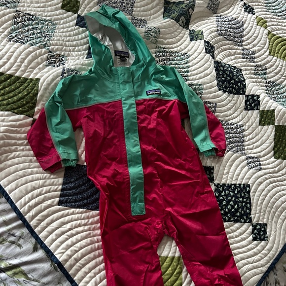 Patagonia Other - Patagonia brand pink/green rainsuit